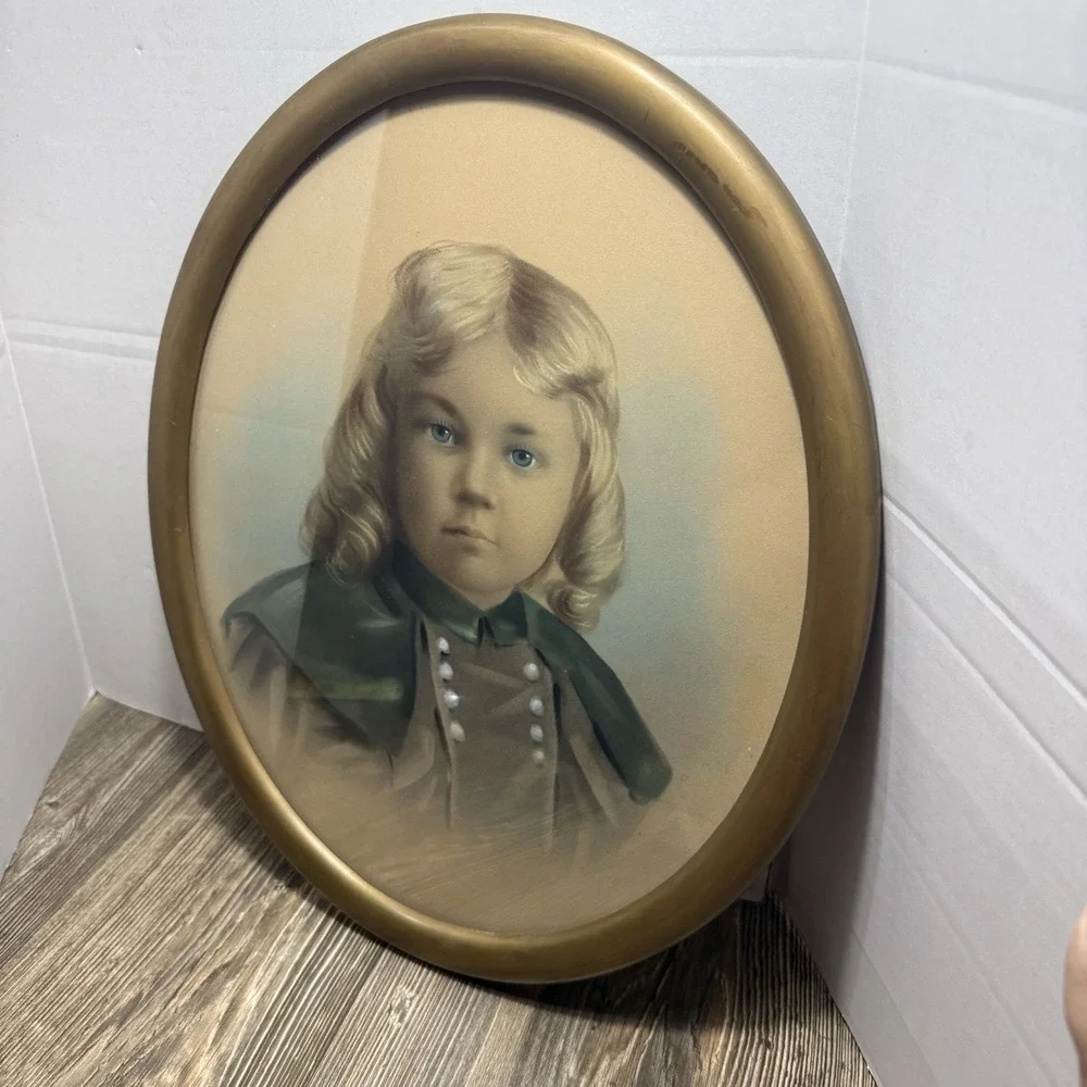 VTG Oval Pastel Portrait Of Little Girl‎ Gold Frame 18x15